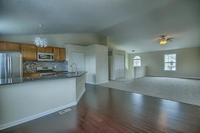 3251 Payday Ln, Columbus, OH 43232 - photo 5