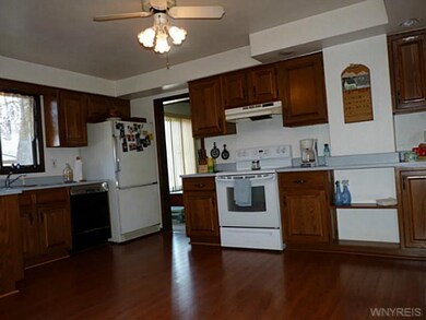 54 Center Ave, North Tonawanda, NY 14120 - photo 4