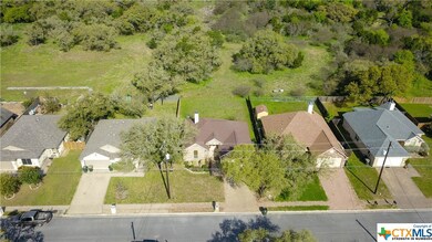 2010 Stonehaven, San Marcos, TX 78666 - photo 5