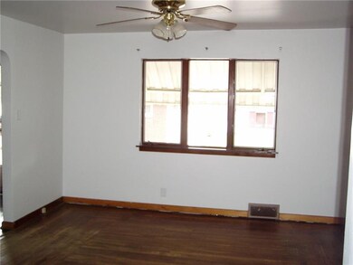 308 Quay St, Vandergrift, PA 15690 - photo 4