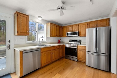 492 Elm St, Framingham, MA 01701 - photo 4