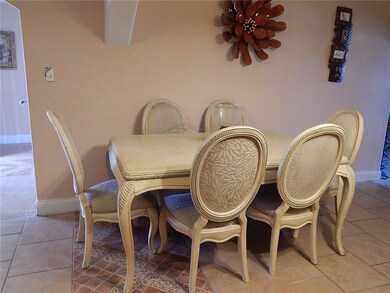 LIVING / DINING ROOMS