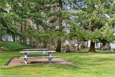 11632 Admiralty Way unit D, Everett, WA 98204 - photo 2