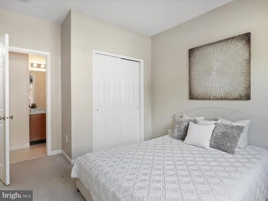 25393 Shipley Terrace, Chantilly, VA 20152 - photo 5