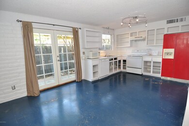 Kitchen/Dining