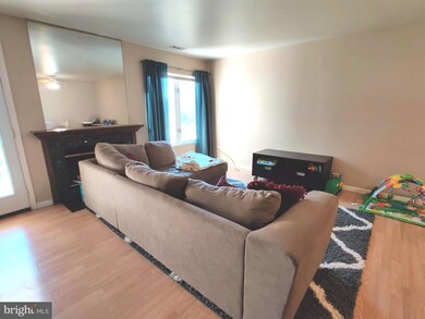 276 Juanita Ct unit 1510, Levittown, PA 19057 - photo 3