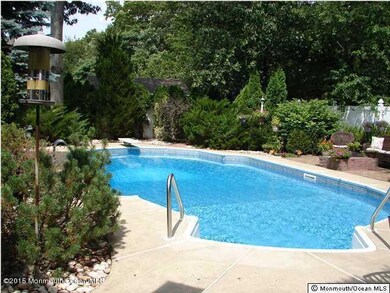 JUST IN TIME FOR SUMMER - HEATED POOL