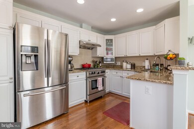 2424 Garnett Dr, Alexandria, VA 22311 - photo 6