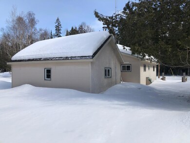 5433NPineRiverRoadSideBackView