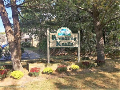 Rambling Knolls Enterance sign-L