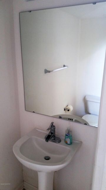 Zane Hlf bath