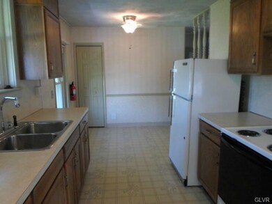 1045 Pennsylvania Ave unit 2, Emmaus, PA 18049 - photo 6