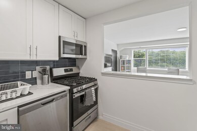 100 W Taylor Run Pkwy unit 6, Alexandria, VA 22314 - photo 2