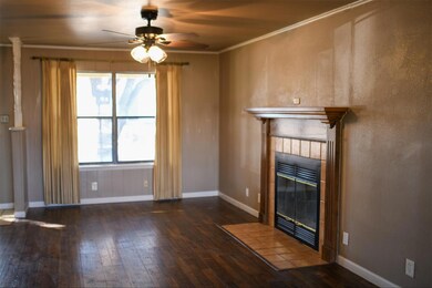 210 Texoma Dr, Whitesboro, TX 76273 - photo 4