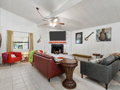 4221 Bay Shore Cir, Granbury, TX 76049 - photo 6