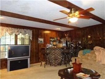 Huge great room with bar