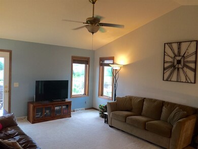 2770 Sunflower Dr, Fitchburg, WI 53711 - photo 3