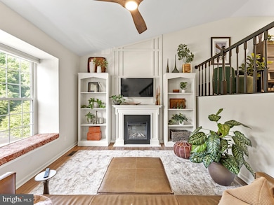 8923 Triple Ridge Rd, Fairfax Station, VA 22039 - photo 4