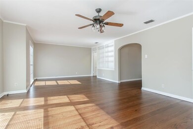 5829 E Mockingbird Ln, Dallas, TX 75206 - photo 4