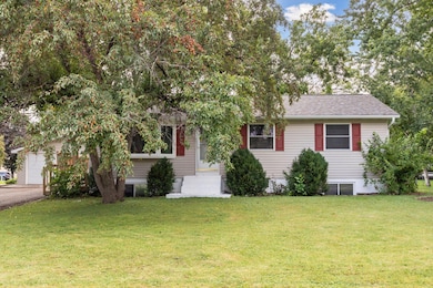 9880 Cottonwood Lane North - Spacecrafting - 0002.jpg