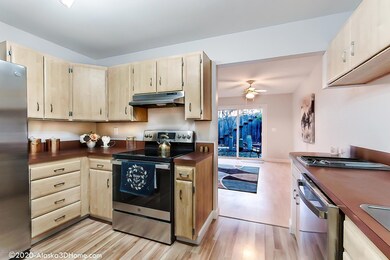 7805 Kitchen 1