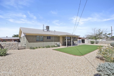 10207 Chinaberry Dr, El Paso, TX 79925 - photo 2