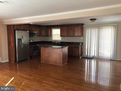 814 Lira Dr, Fort Washington, MD 20744 - photo 2