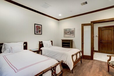 1716 Welch St, Houston, TX 77006 - photo 5