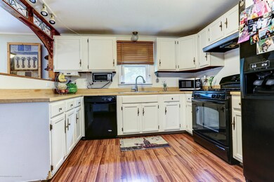 full kitchen