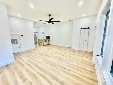 2047 E 41st St, Savannah, GA 31404 - photo 3