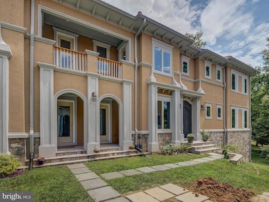 6947 Pine Crest Ave, McLean, VA 22101 - photo 3