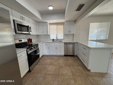 New Kitchen & Appliances