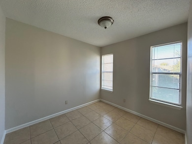 100 E Hillside Rd unit 217, Laredo, TX 78041 - photo 6