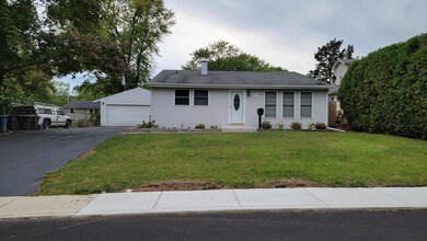 66 Alameda Dr, Carpentersville, IL 60110 - photo 2