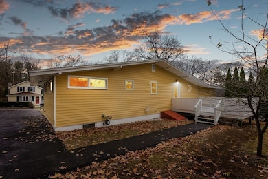 21 3rd St, Amesbury, MA 01913 - photo 2