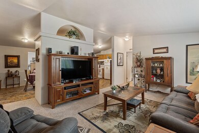 2040 Robertson Bridge Rd, Grants Pass, OR 97526 - photo 2