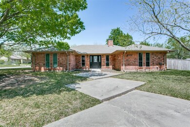 2001 Woodlawn St, Gainesville, TX 76240 - photo 3