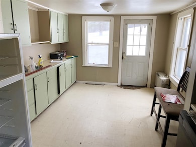 11 Camp St, Essex, VT 05452 - photo 5