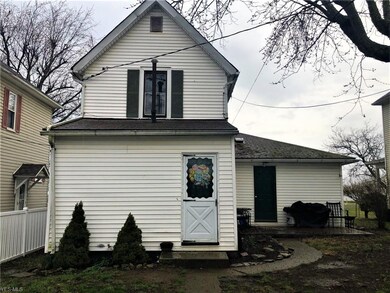 831 Denman Ave, Coshocton, OH 43812 - photo 3