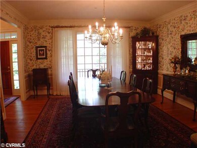 Dining Room - Banquiet sized Dining Room
