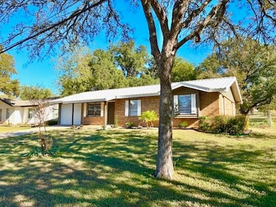 901 Avenue E, Marble Falls, TX 78654 - photo 4