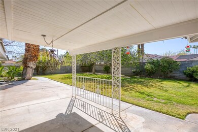 3663 S Rosecrest Cir, Las Vegas, NV 89121 - photo 2