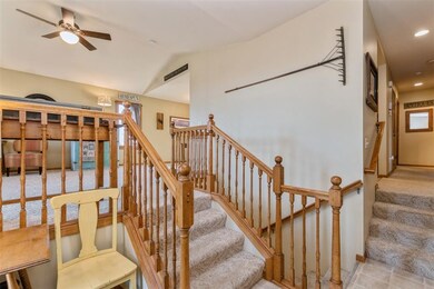 3736 Monarch Dr SW, Cedar Rapids, IA 52404 - photo 2