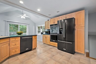 244 Linden St, Waltham, MA 02452 - photo 4