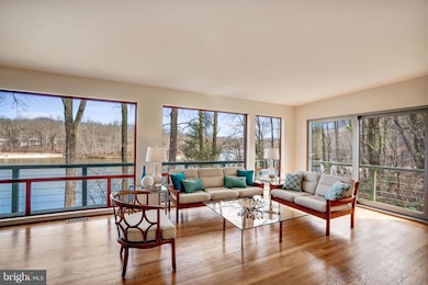 6432 Lakeview Dr, Falls Church, VA 22041 - photo 4