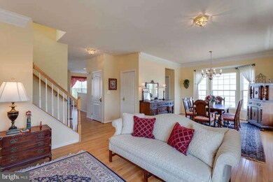 25437 Beresford Dr, Chantilly, VA 20152 - photo 5