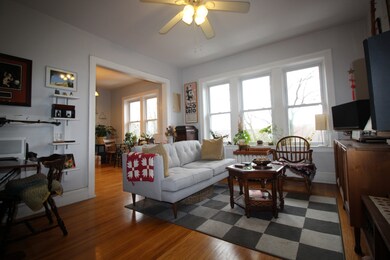 2019 W Argyle St unit 3W, Chicago, IL 60625 - photo 5