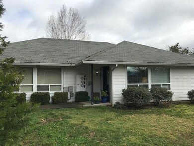 404 Pine St, Rogue River, OR 97537 - photo 5