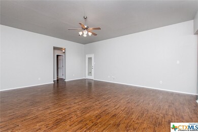 501 Blayton St, Troy, TX 76579 - photo 4