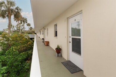 677 Royal Palm Blvd unit 8, Vero Beach, FL 32960 - photo 4